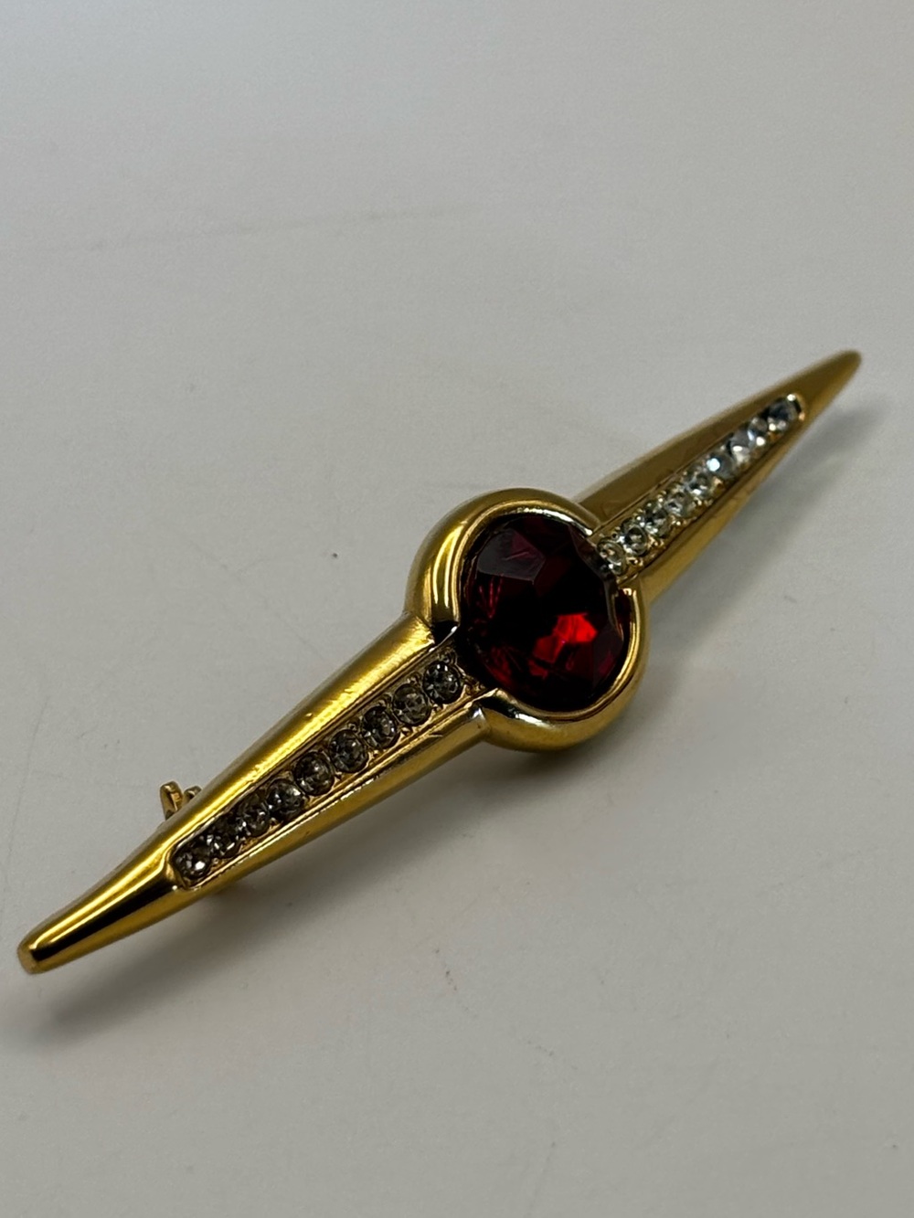 Art Deco Ruby Red Rhinestone Bar Brooch - Picture 3 of 16